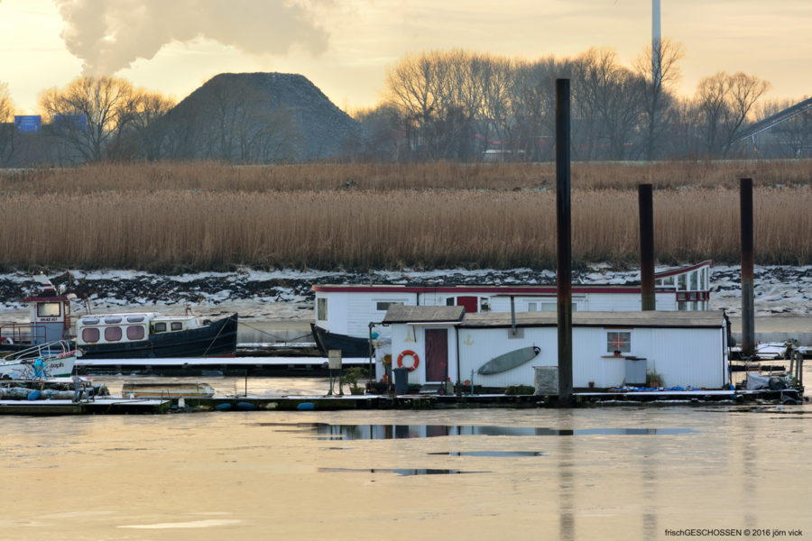 frischGESCHOSSEN: Hamburg Holzhafen - 18.01.2016 © jörn vick