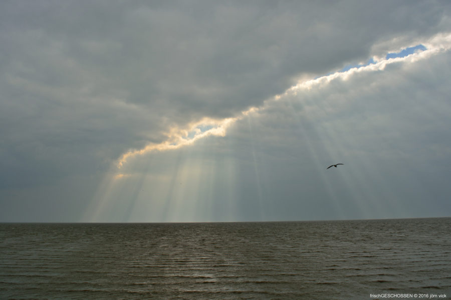 frischGESCHOSSEN: Nordsee bei Büsum - 06.04.2016 © jörn vick